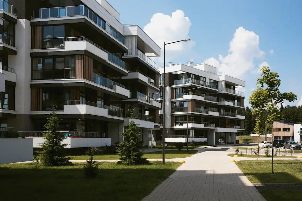 Diferencia entre vivienda unifamiliar y plurifamiliar